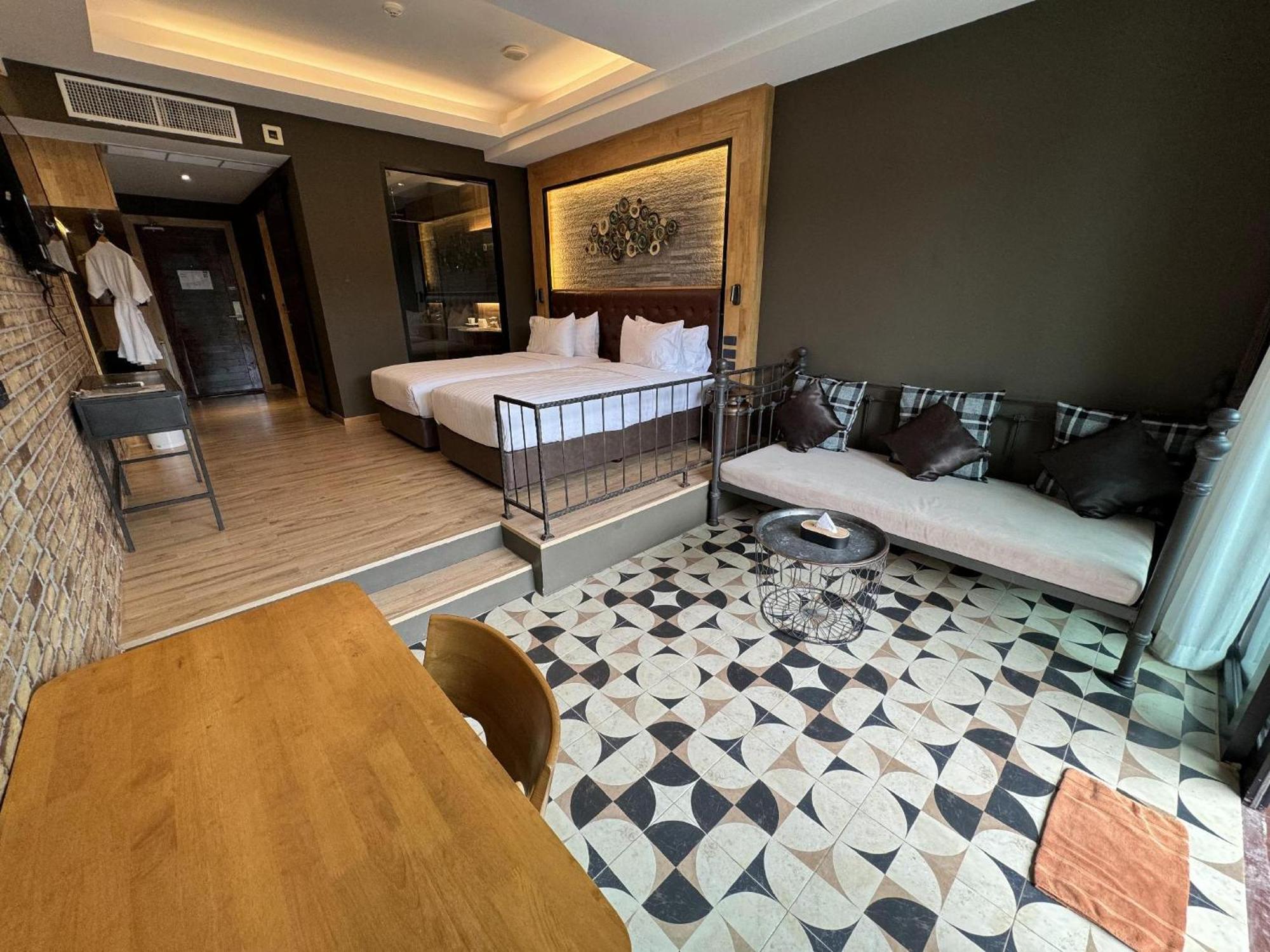 La Isla Pranburi Beach Resort Sam Roi Yot Buitenkant foto