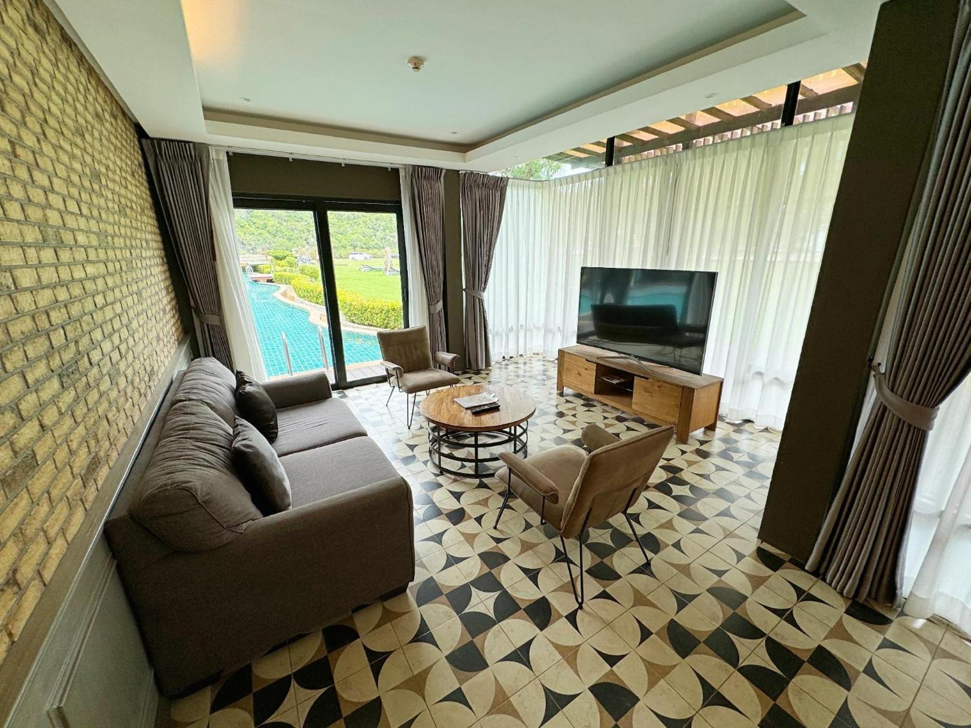 La Isla Pranburi Beach Resort Sam Roi Yot Buitenkant foto