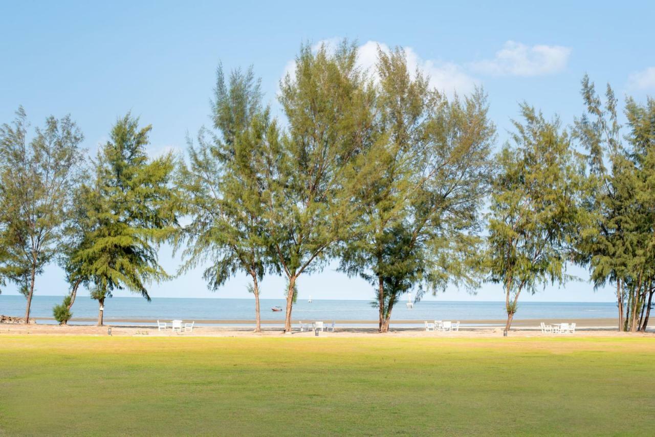 La Isla Pranburi Beach Resort Sam Roi Yot Buitenkant foto