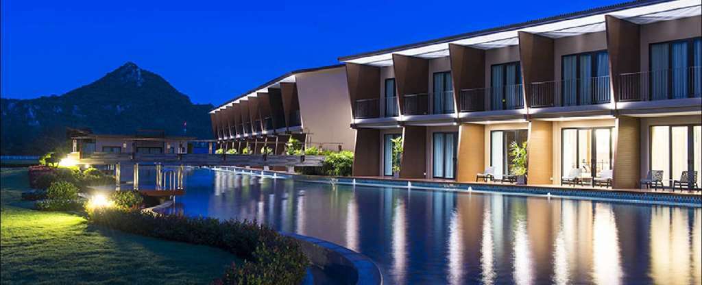La Isla Pranburi Beach Resort Sam Roi Yot Buitenkant foto